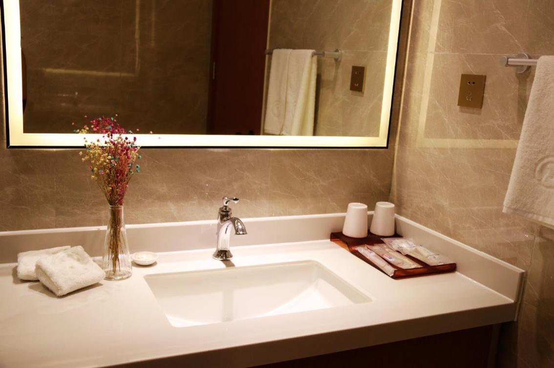 Linjiang International Cruise Hotel Baoyang Road Shanghaj Zewnętrze zdjęcie